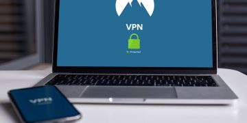 Retea VPN Laptop Telefon