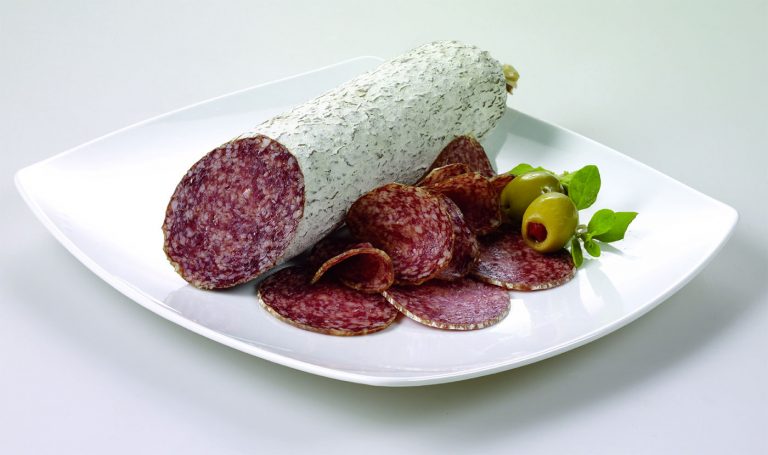 Cum se prepara, de fapt, salamul de Sibiu, ce ingrediente contine si care e reteta