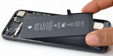 Cum sa schimbi bateria la toate modelele de iPhone, de la iPhone 6 pana la 11 PRO