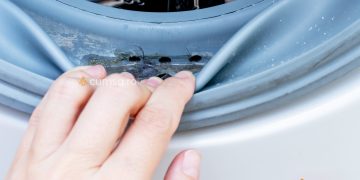 Cum sa cureti mucegaiul din masina de spalat si sa previi aparitia acestuia