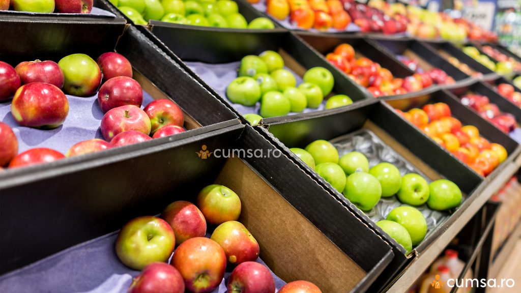 Fructe in supermarket