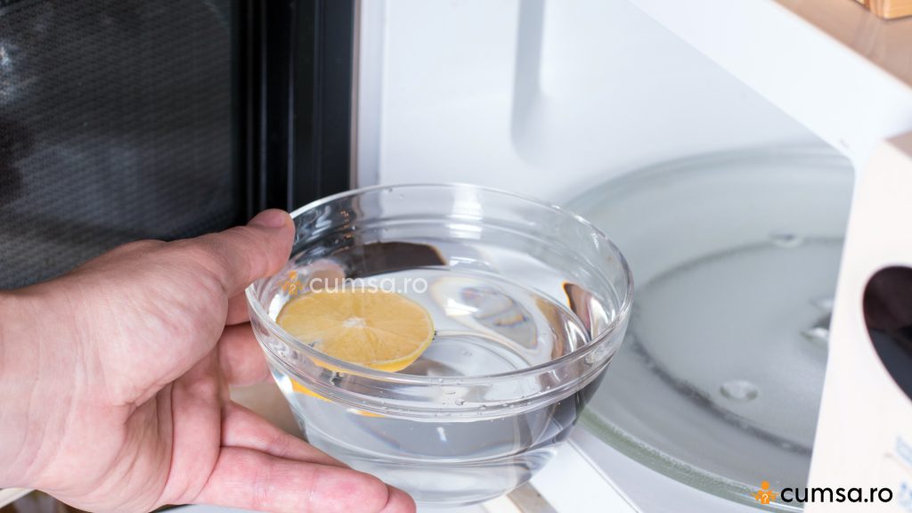 Solutie lamaie curatare cuptor microunde