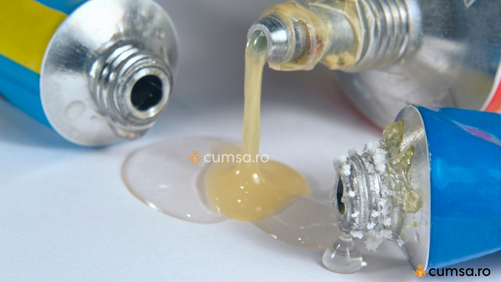 Aptitude blush dedication Curatare super glue. Cum se curata de pe maini, plastic, haine, metal sau  sticla - cumsa.ro