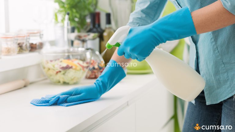 Spray dezinfectant. Cum sa il faci chiar la tine acasa!