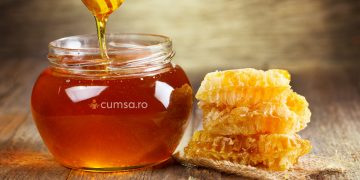 Cum sa deosebesti un borcan cu miere contrafacuta de un produs natural
