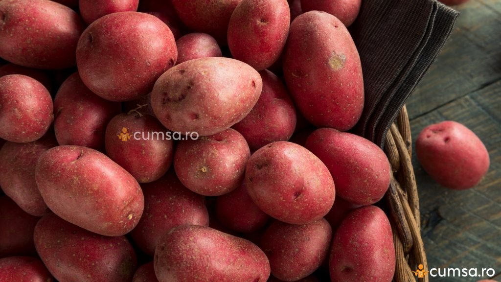 Cartofi cu coaja rosie
