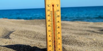 Cum sa verifici online temperatura apei marii in functie de statiunea in care vrei sa mergi