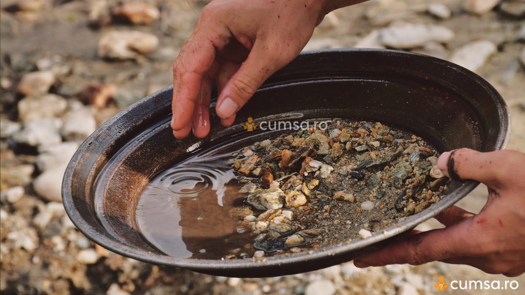 Cautarea aurului in rauri