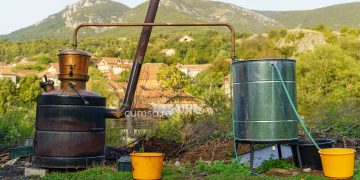 Cu ce se curata arsura de pe cazanul de tuica. Cum sa il faci sa arate ca nou