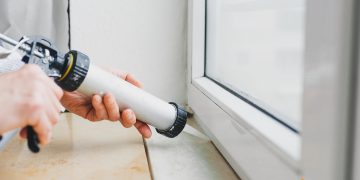 Indepartare silicon intarit. Cum sa faci asta fara sa lasi urme