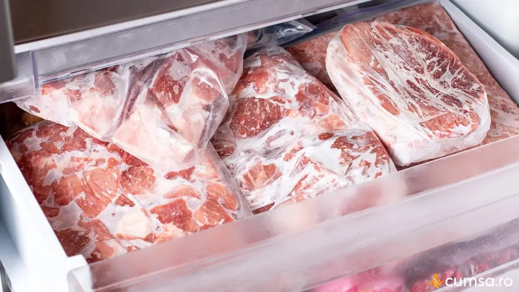 Cat timp rezista carnea de porc la congelator si cum sa iti dai seama daca s-a stricat