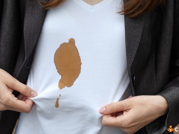 Cum sa cureti petele de sos de soia de pe haine si care sunt solutiile