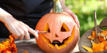 Cum sa ajuti dovlecii taiati de Halloween sa reziste cat mai mult