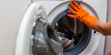 Cum sa cureti o masina de spalat rufe care miroase urat