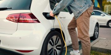 Cum sa intretii o masina electrica. Diferente fata de masinile pe combustie interna