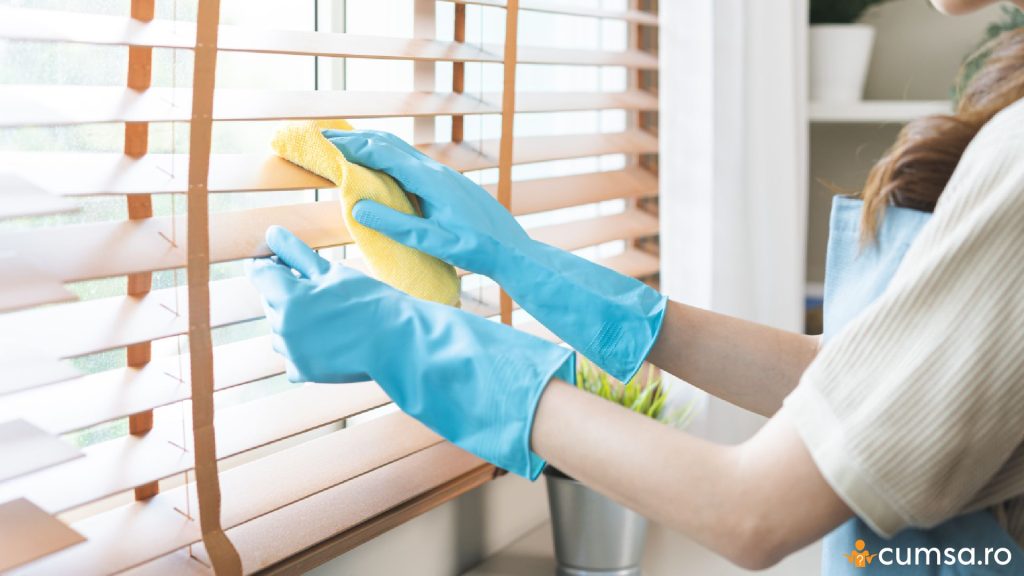 Curatarea jaluzelelor de praf