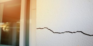 De ce crapa zidurile. Cum sa previi acest fenomen si care sunt cauzele