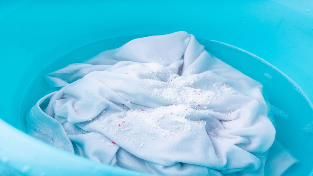 Haine albe puse la inmuiat