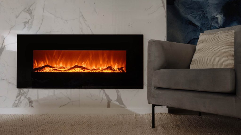 Cat consuma un semineu electric