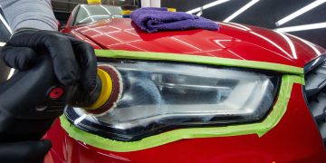 Cu ce poti polisa farurile. Cum sa procedezi pentru a le curata