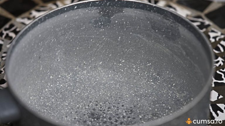 Cu ce se curata calcarul de pe oale. Cum sa faci asta fara sa le deteriorezi