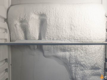De ce apare gheata in interiorul frigiderului. Cum sa identifici cauza si ce poti face