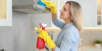 Cat de des trebuie sa cureti hota din bucatarie si cum sa procedezi