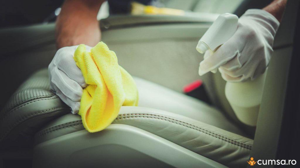 Cum sa cureti scaunele de piele de la masina