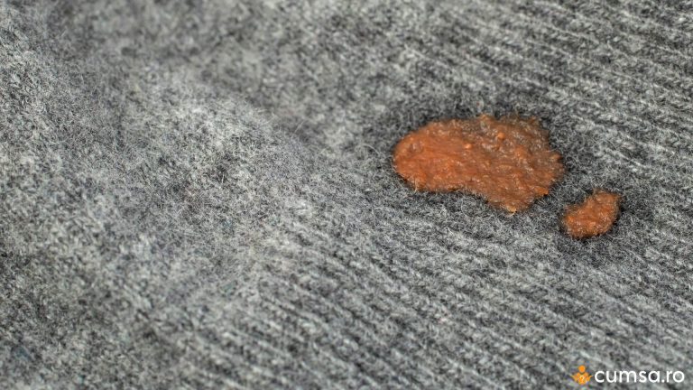 Cum sa cureti petele de pe un pulover din casmir si cu ce le poti indeparta